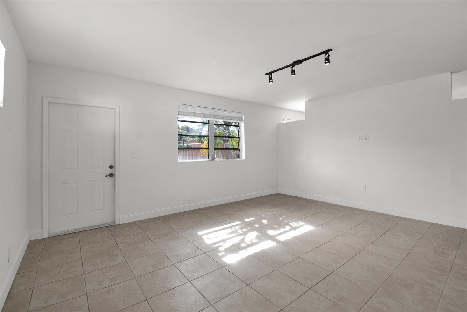 1116 S 17th Avenue, Hollywood FL 33020 photo 4