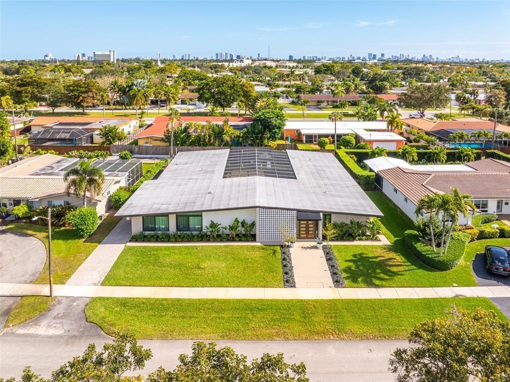 521 N Highland Drive, Hollywood FL 33021 photo 2
