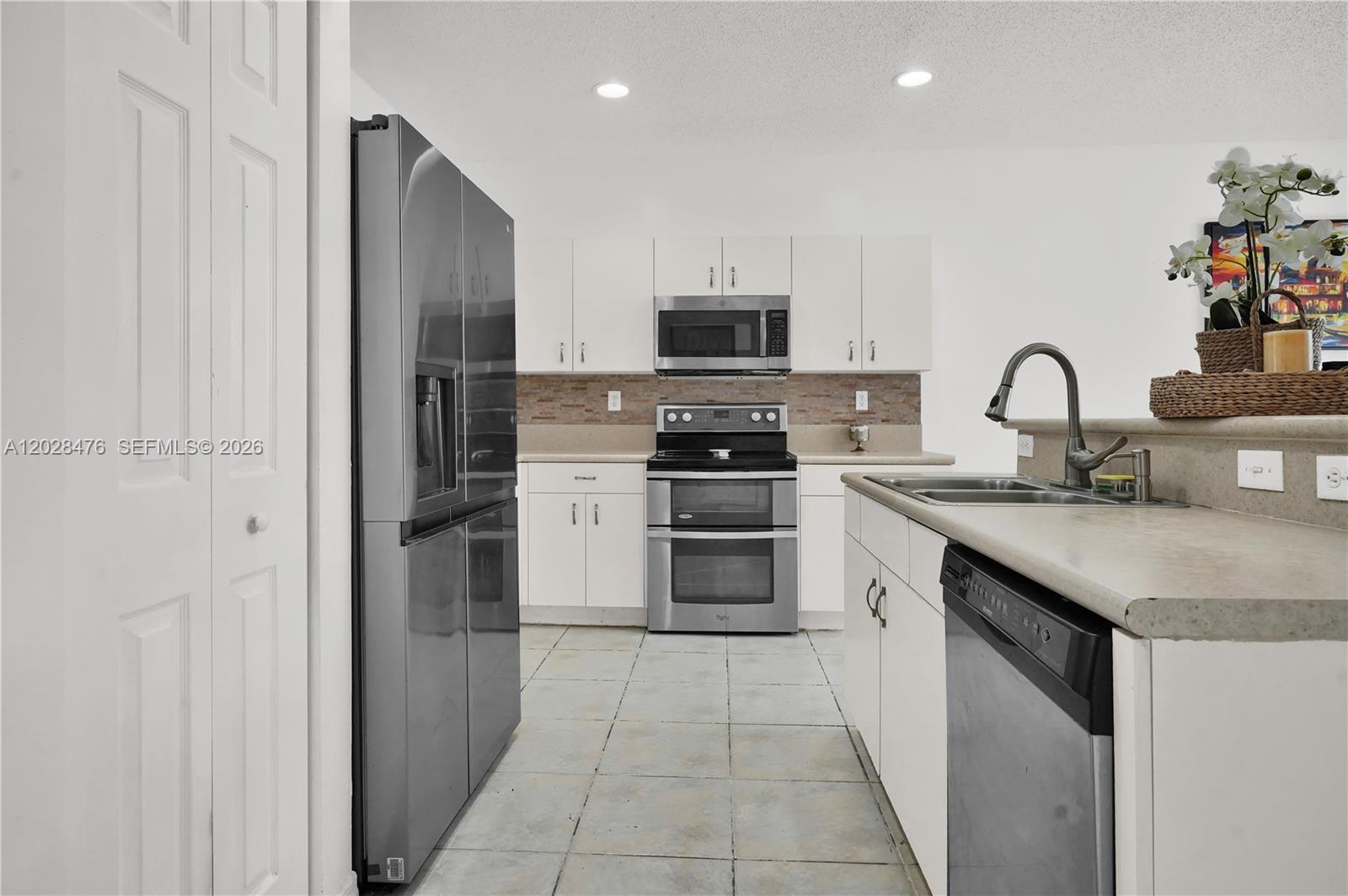 Homestead, FL 33033 photo 2