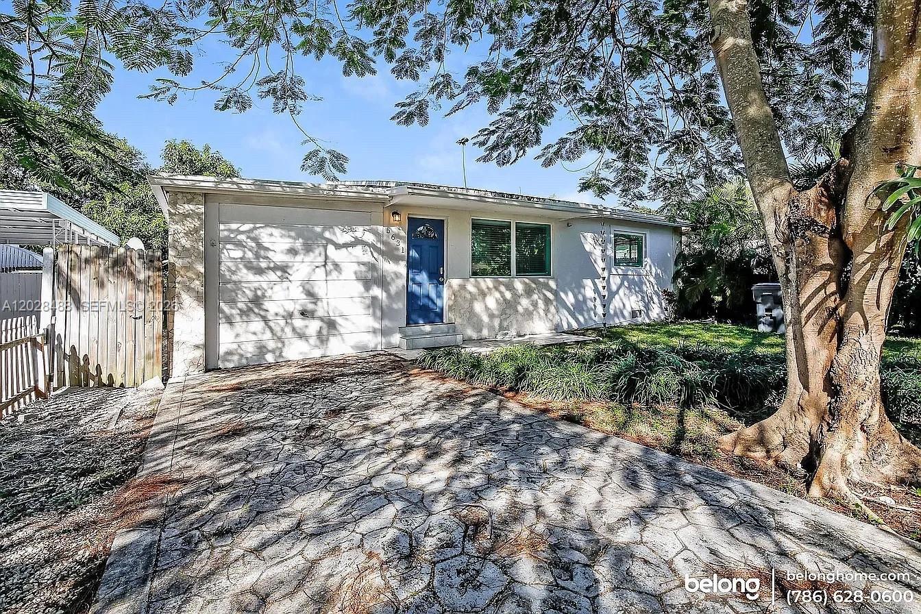 5631 Polk St, Hollywood FL 33021 photo 2