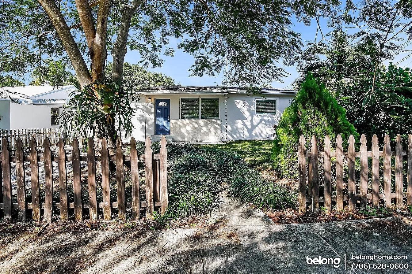 5631 Polk St, Hollywood FL 33021
