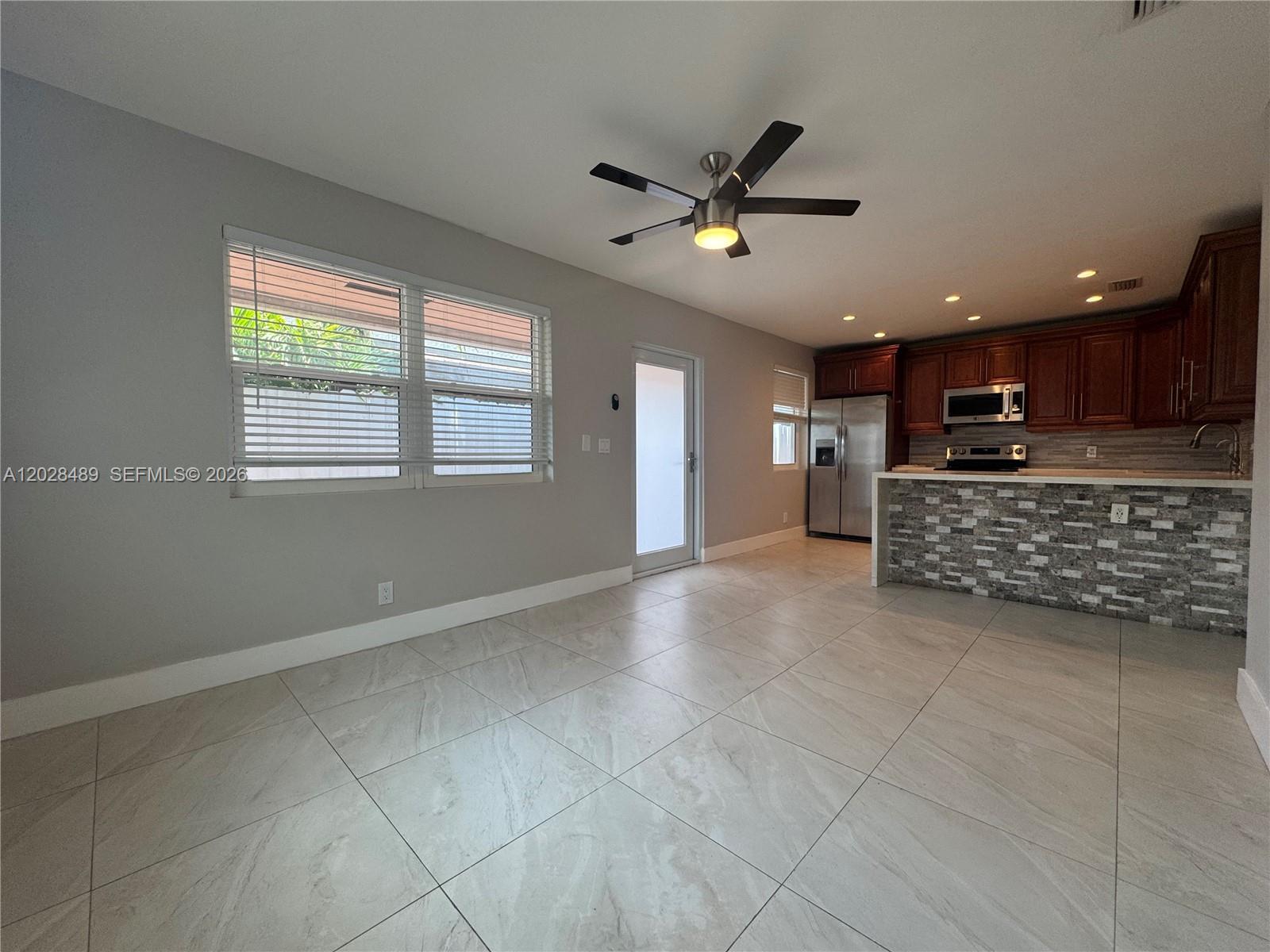 125 SE 4th Ave # 2, Hallandale Beach FL 33009 photo 5