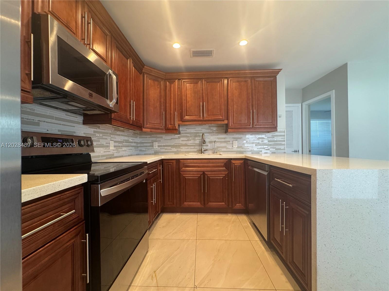 125 SE 4th Ave # 2, Hallandale Beach FL 33009 photo 4