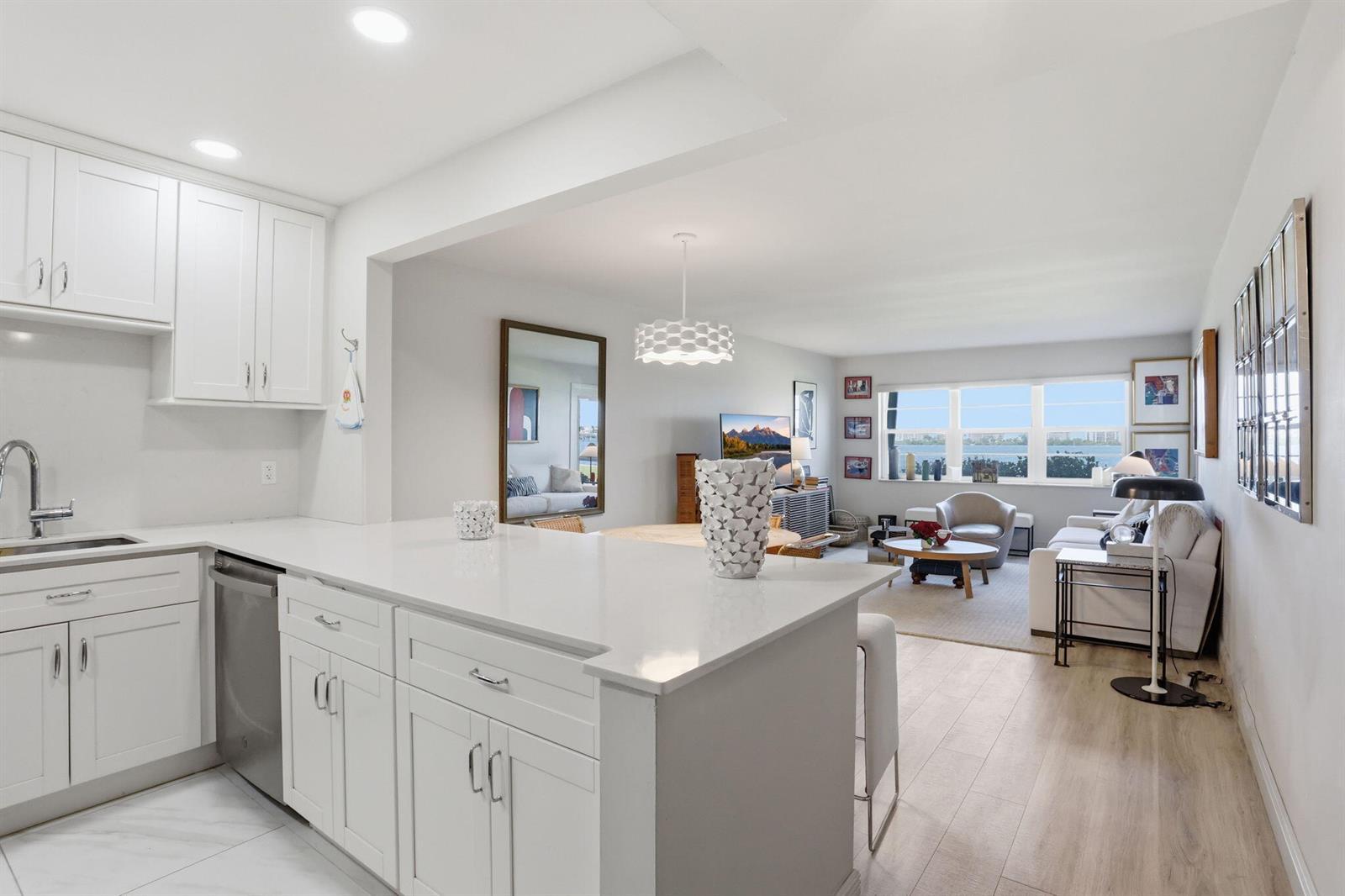 1516 S Lakeside Drive # 103, FL 33460