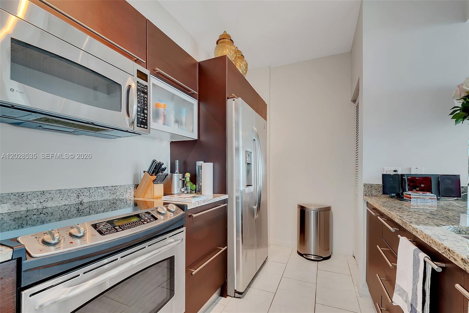 951 Brickell Ave # 2406, Miami FL 33131 photo 5