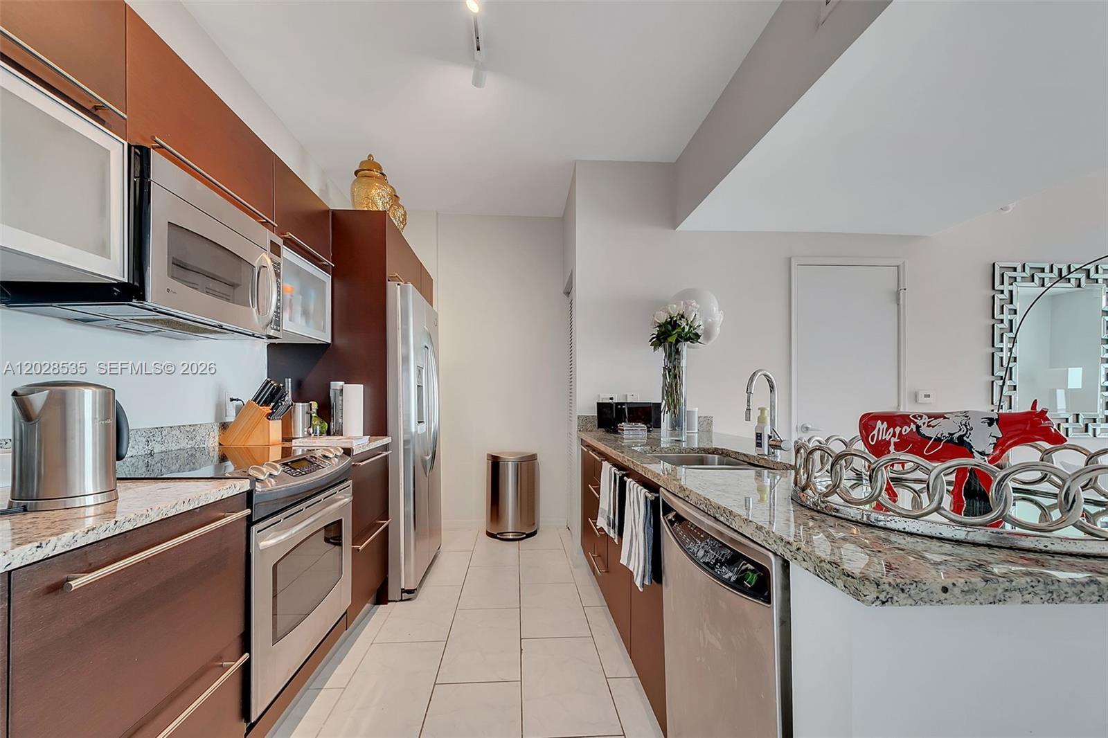951 Brickell Ave # 2406, Miami FL 33131 photo 4