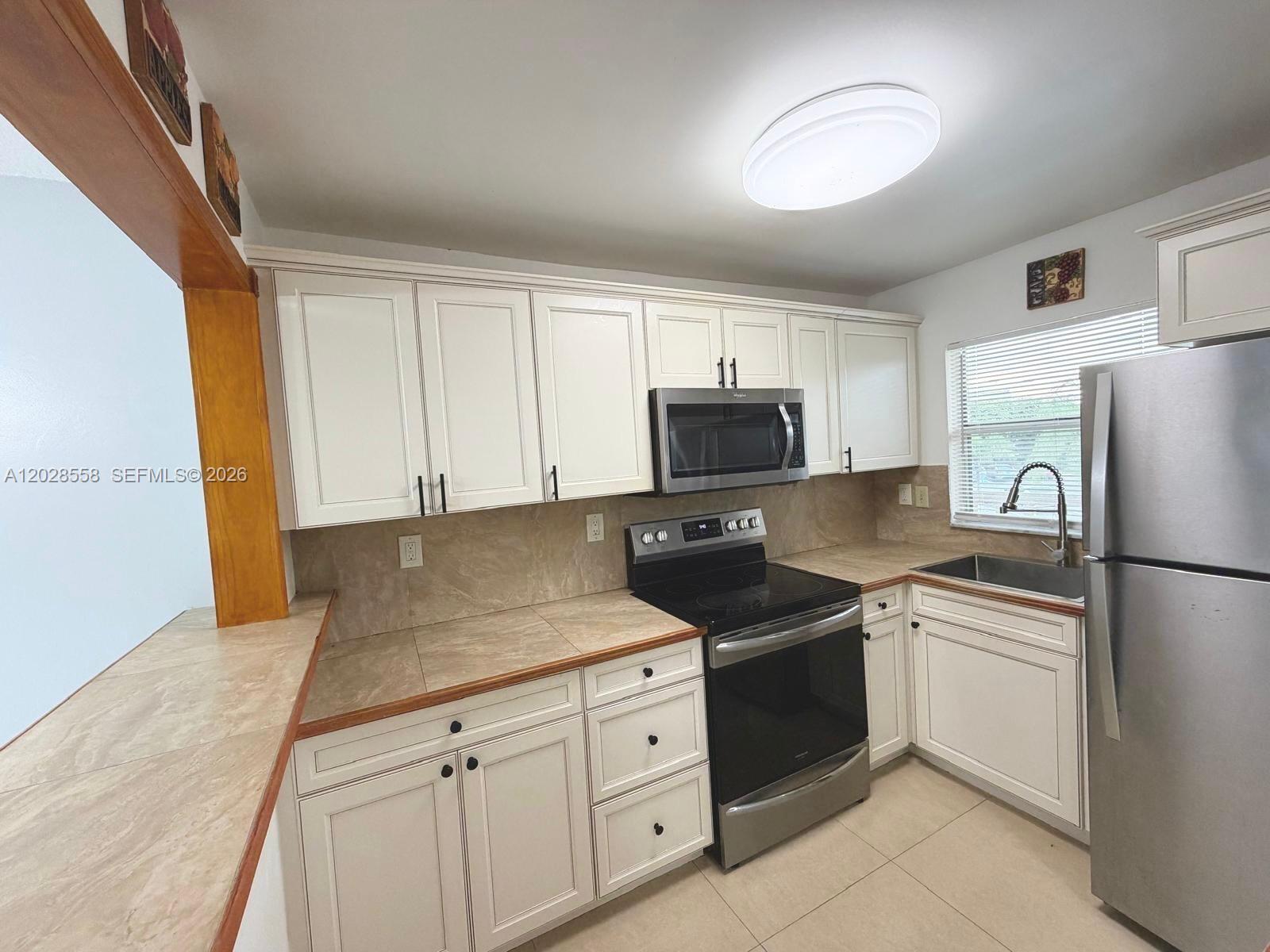 9281 Sunrise Lakes Blvd # 209, Sunrise FL 33322 photo 5