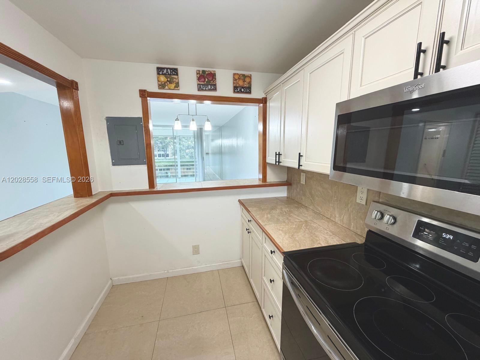 9281 Sunrise Lakes Blvd # 209, Sunrise FL 33322 photo 4