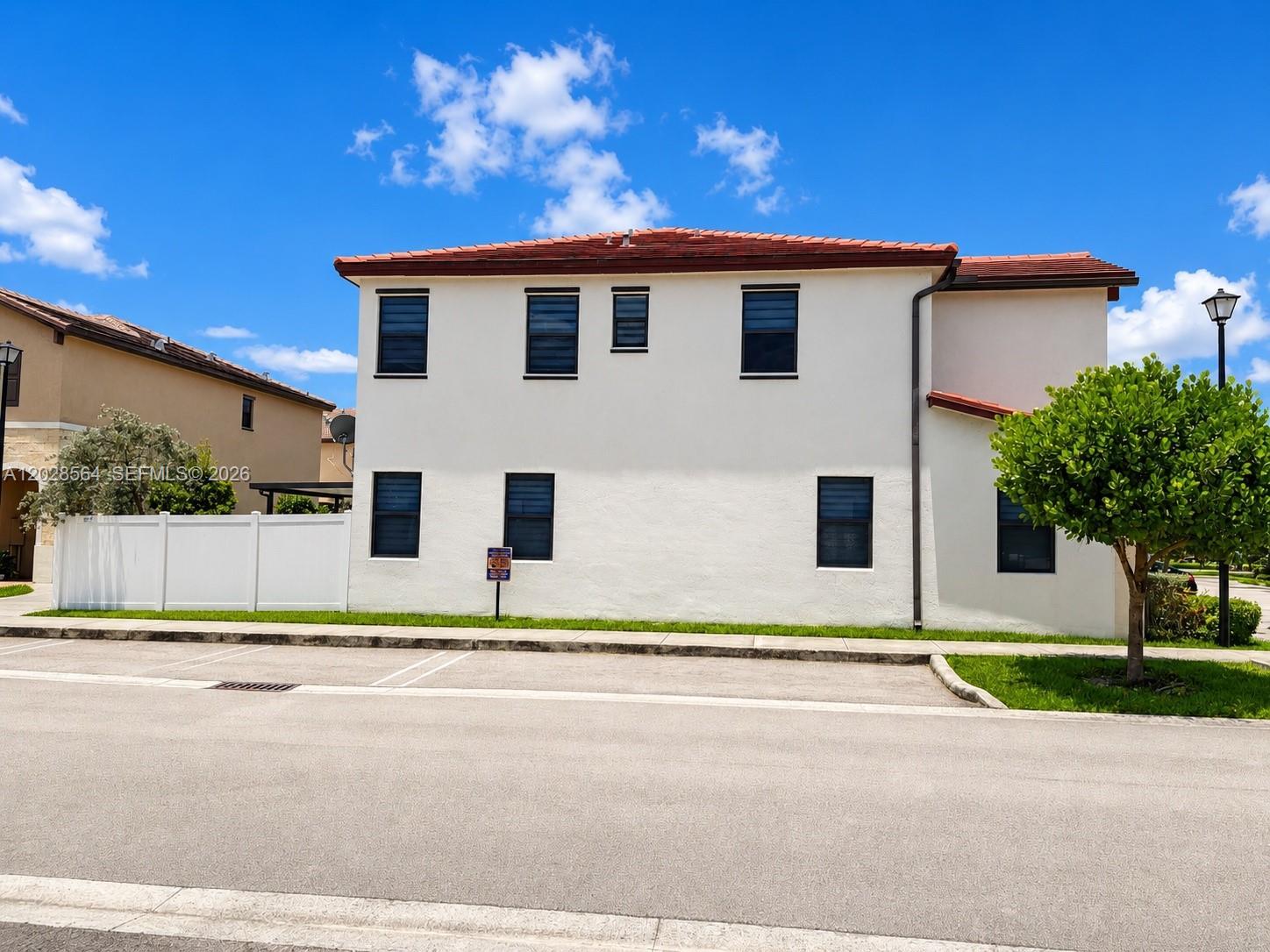 3368 W 105th Ter, Hialeah FL 33018 photo 3