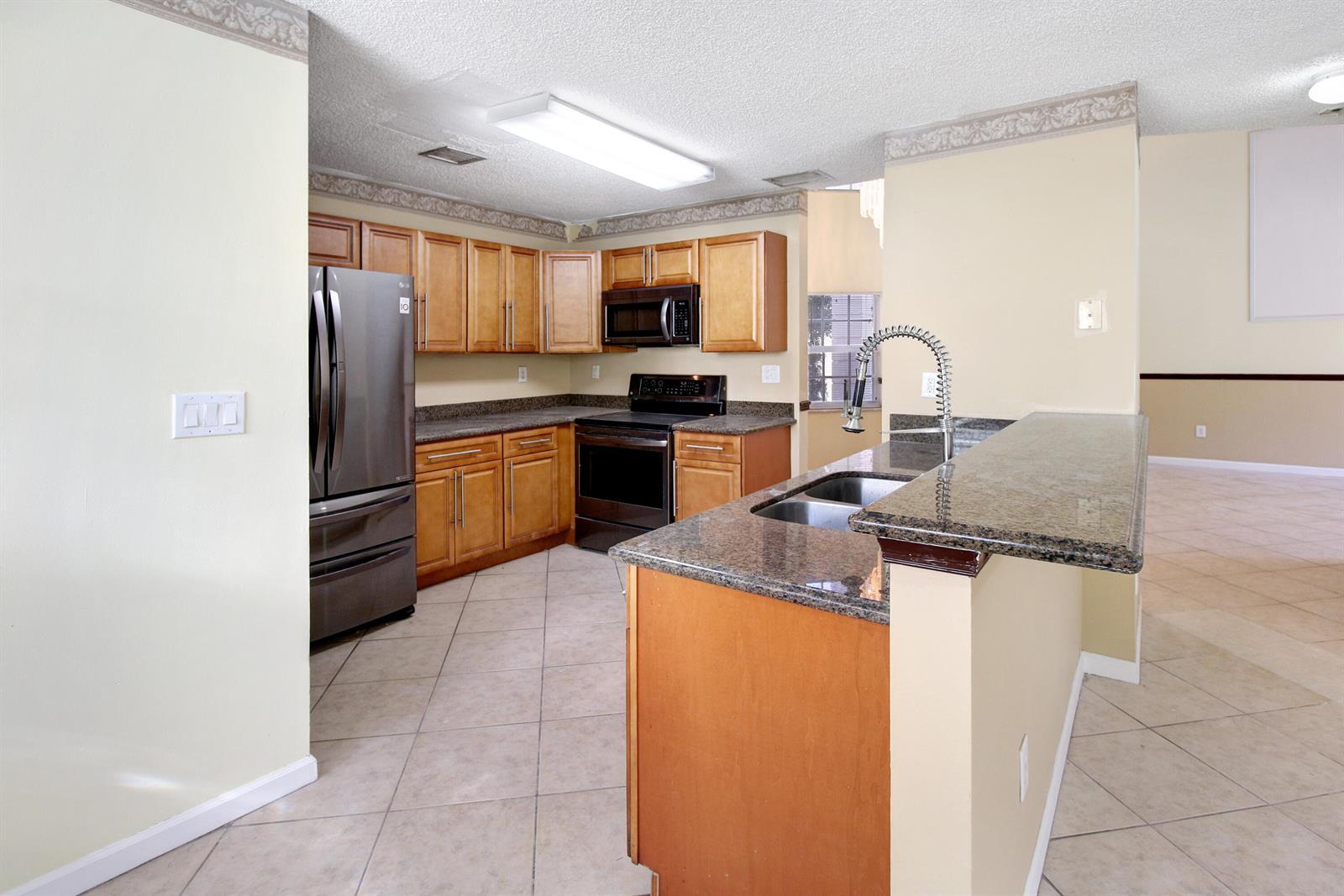 401 SW 203rd Avenue, Pembroke Pines FL 33029 photo 5
