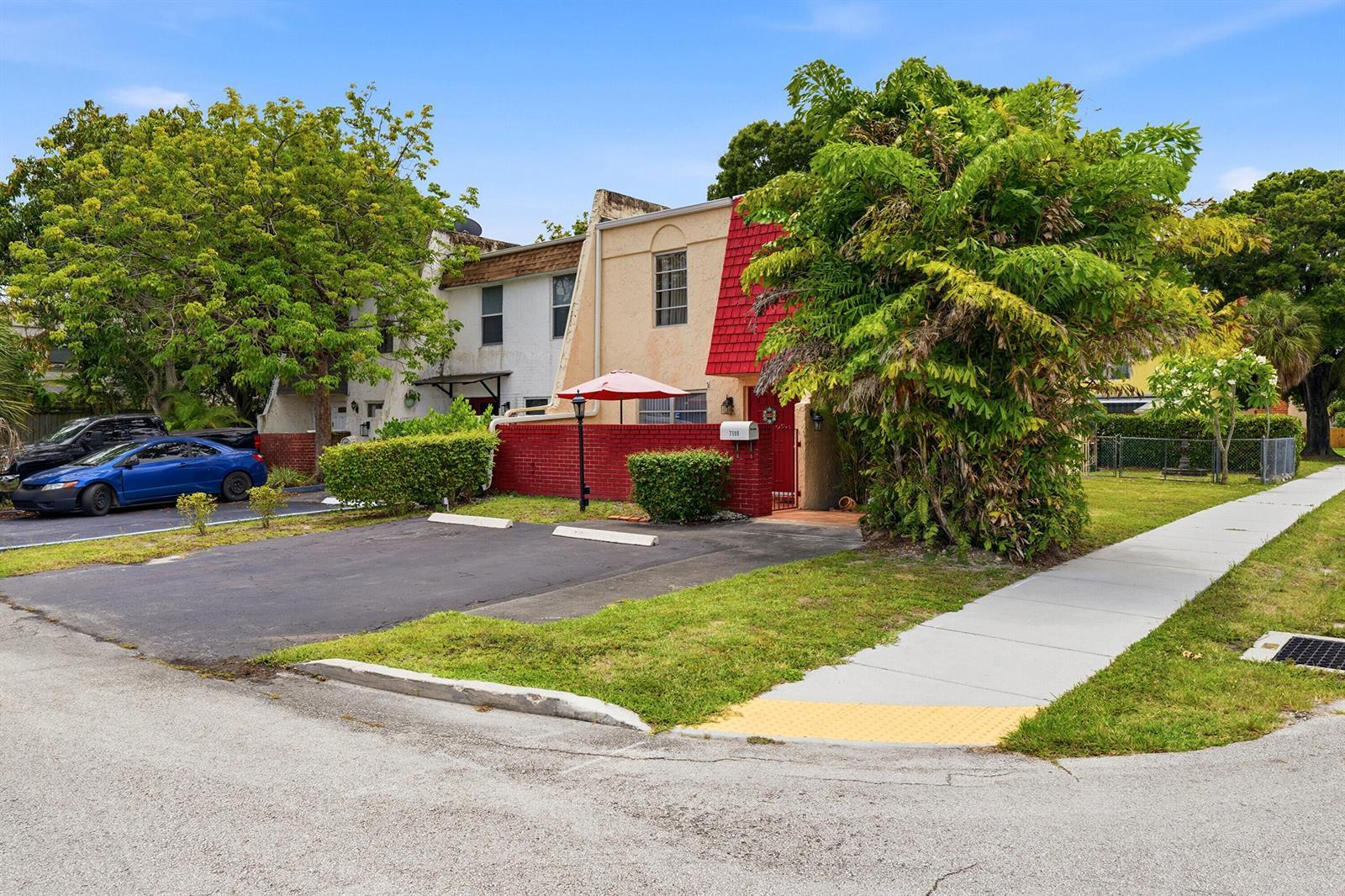 7599 NW 74th Avenue, Tamarac FL 33321