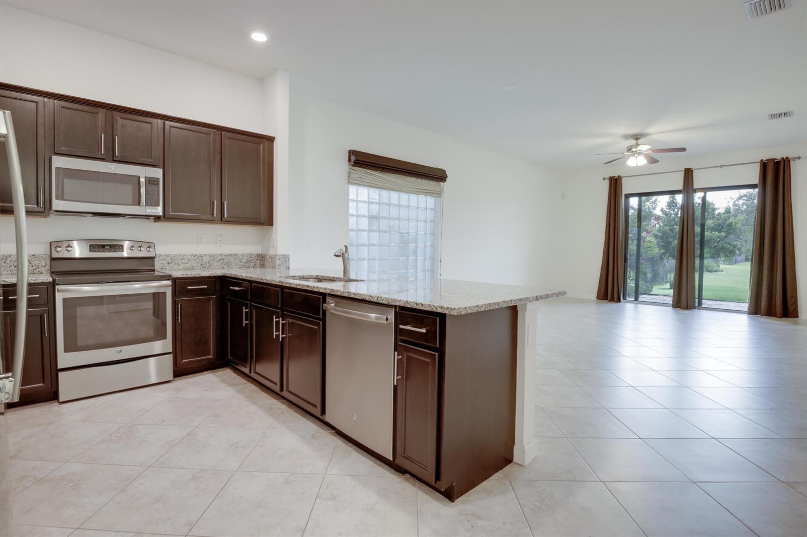8985 Gulf Run Way, Lake Worth FL 33467 photo 5