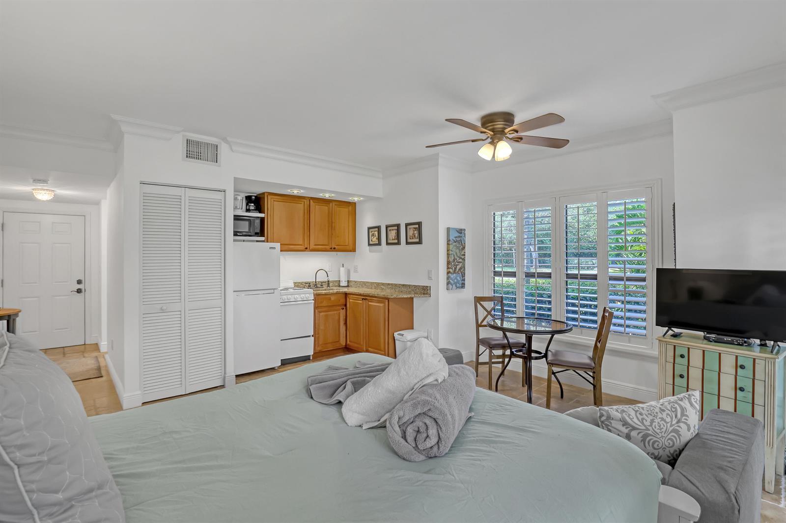 11863 Wimbledon Circle # 408, Wellington FL 33414 photo 4