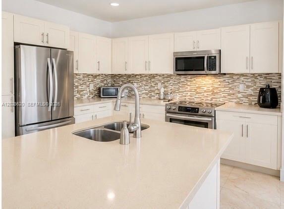 10555 NW 69th Ter, Doral FL 33178 photo 2
