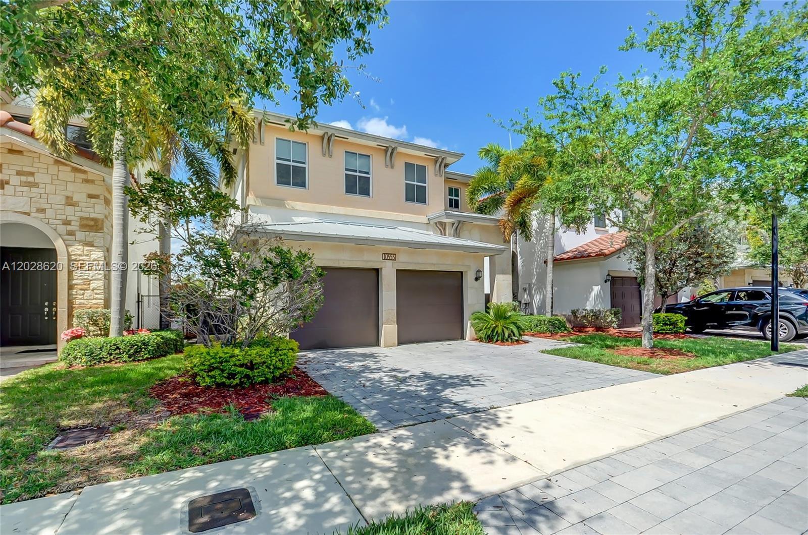 10555 NW 69th Ter, Doral FL 33178