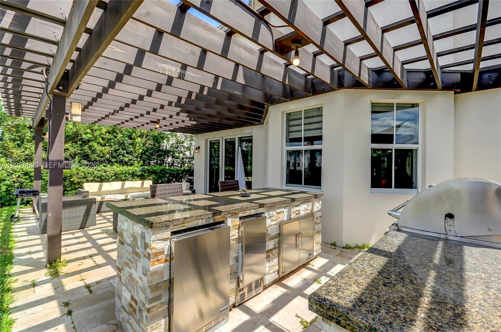 10555 NW 69th Ter, Doral FL 33178 photo 5