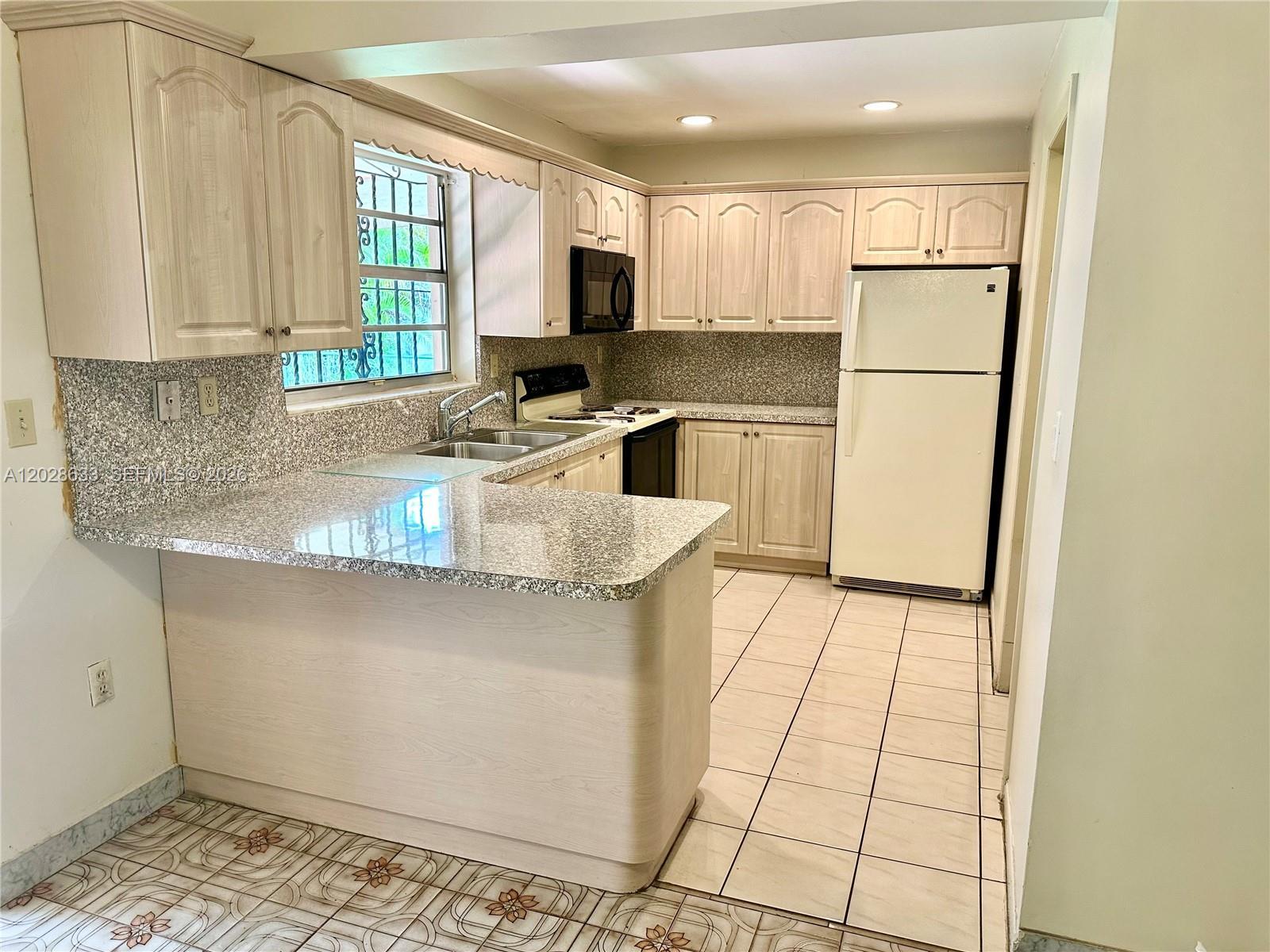 900 SW 104th Ave # 5B, Miami FL 33174 photo 2