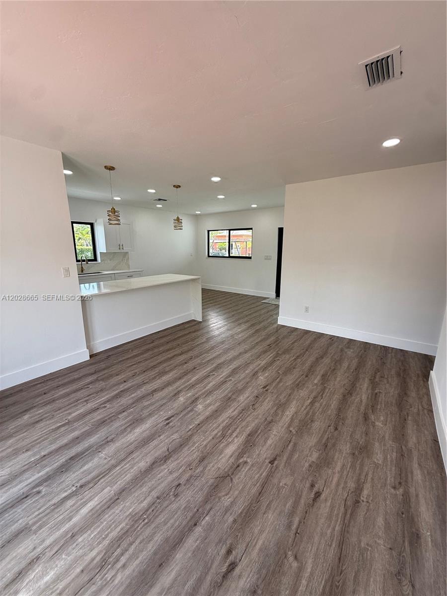 1014 W 66th St, Hialeah FL 33012 photo 4