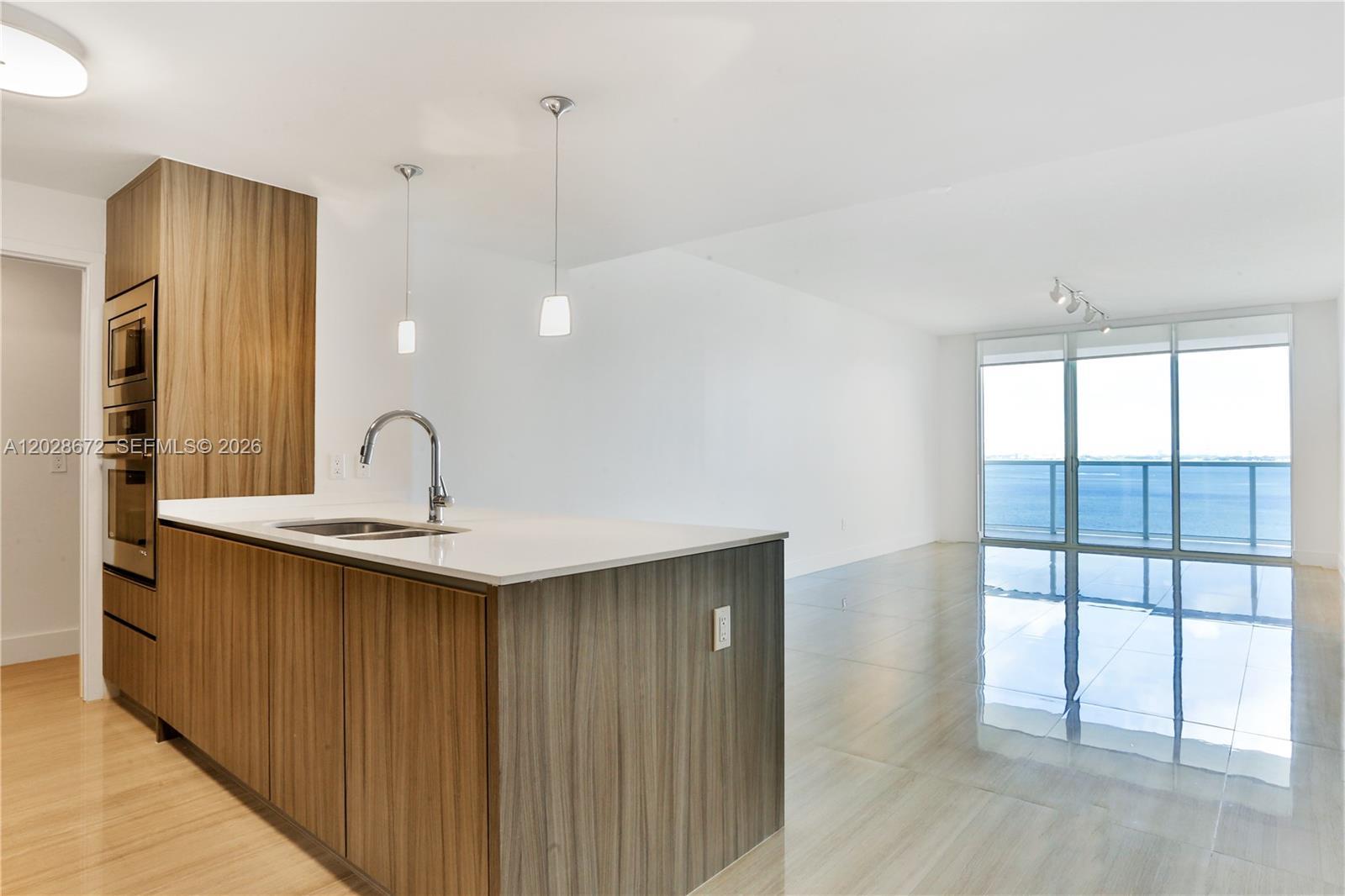 600 NE 27th St # 1504, Miami FL 33137 photo 2