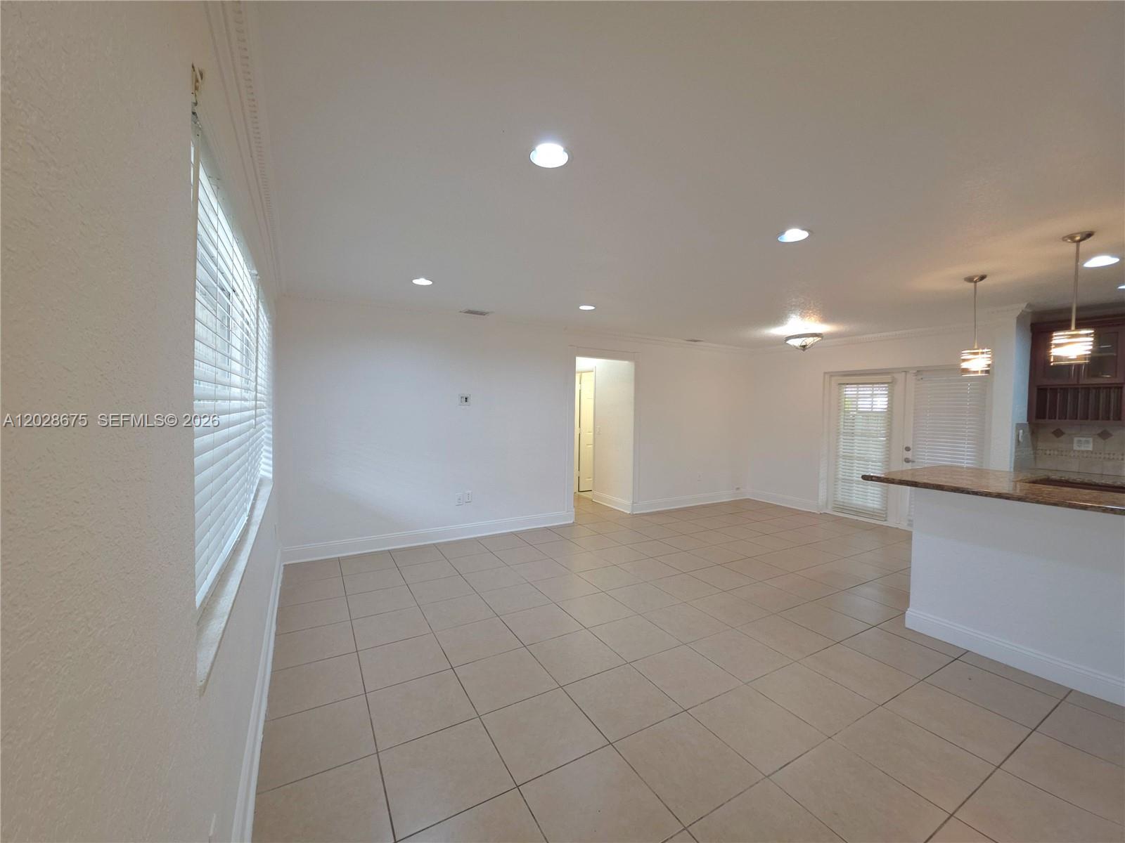 8420 NW 10th St, Pembroke Pines FL 33024 photo 5