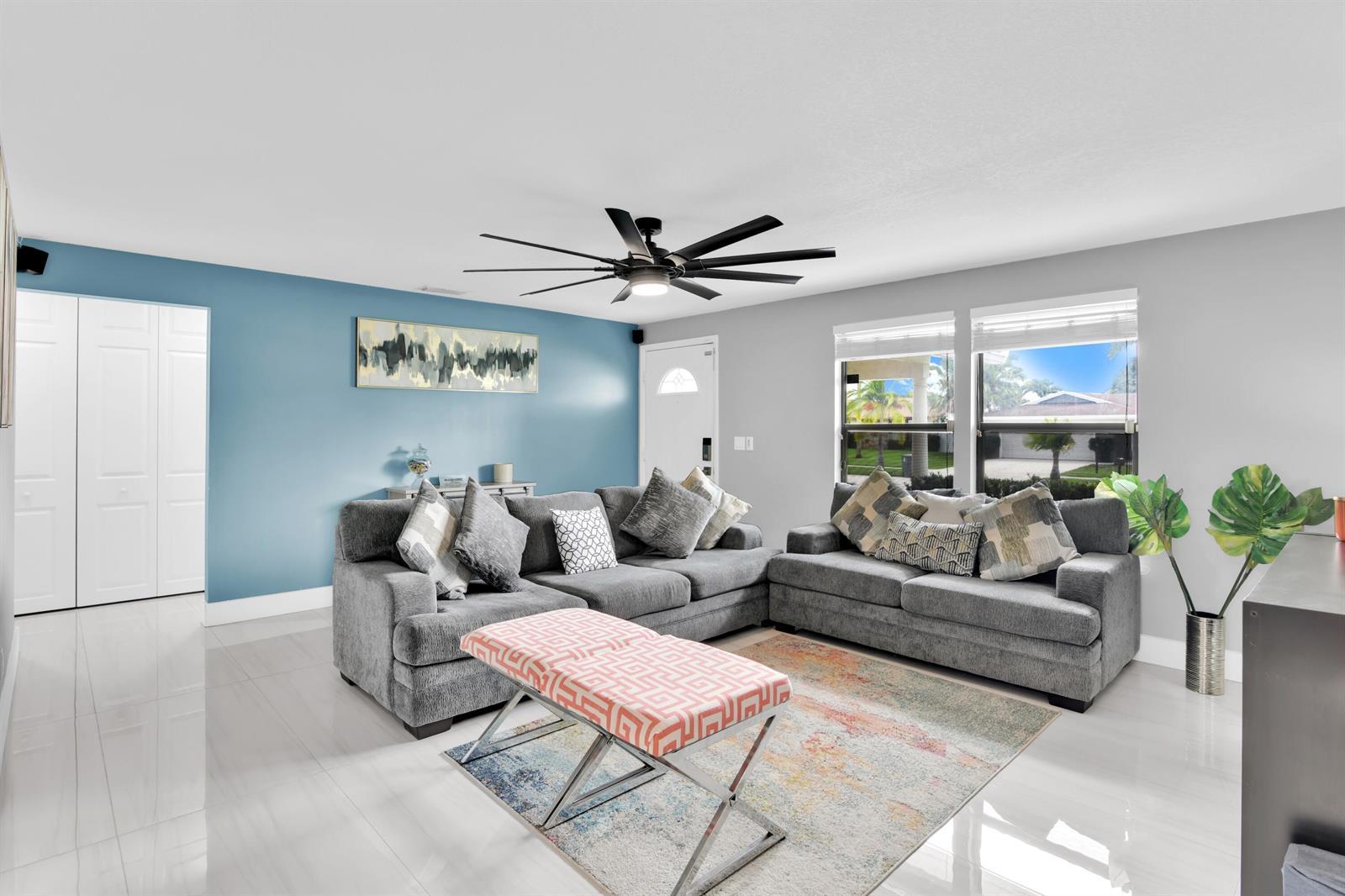 8411 Theresa Road, Boynton Beach FL 33472 photo 2
