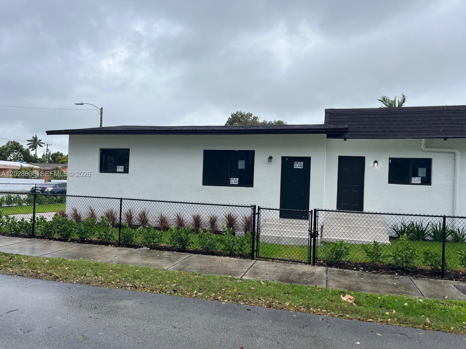 1800 NW 18th Ter, Miami FL 33125 photo 3