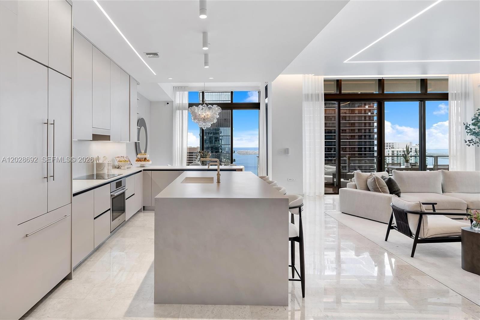 88 SW 7th St # 4001, Miami FL 33130 photo 4