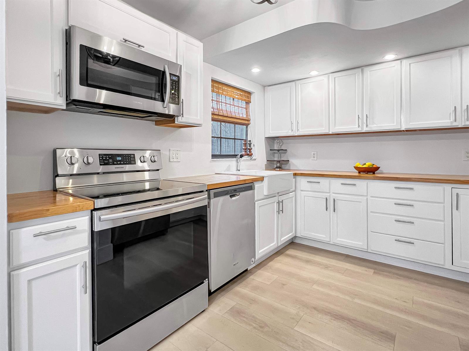1202 N Andrews Avenue, Fort Lauderdale FL 33311 photo 2