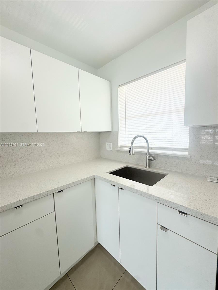 8110 Sunrise Lakes Blvd # 307, Sunrise FL 33322 photo 3