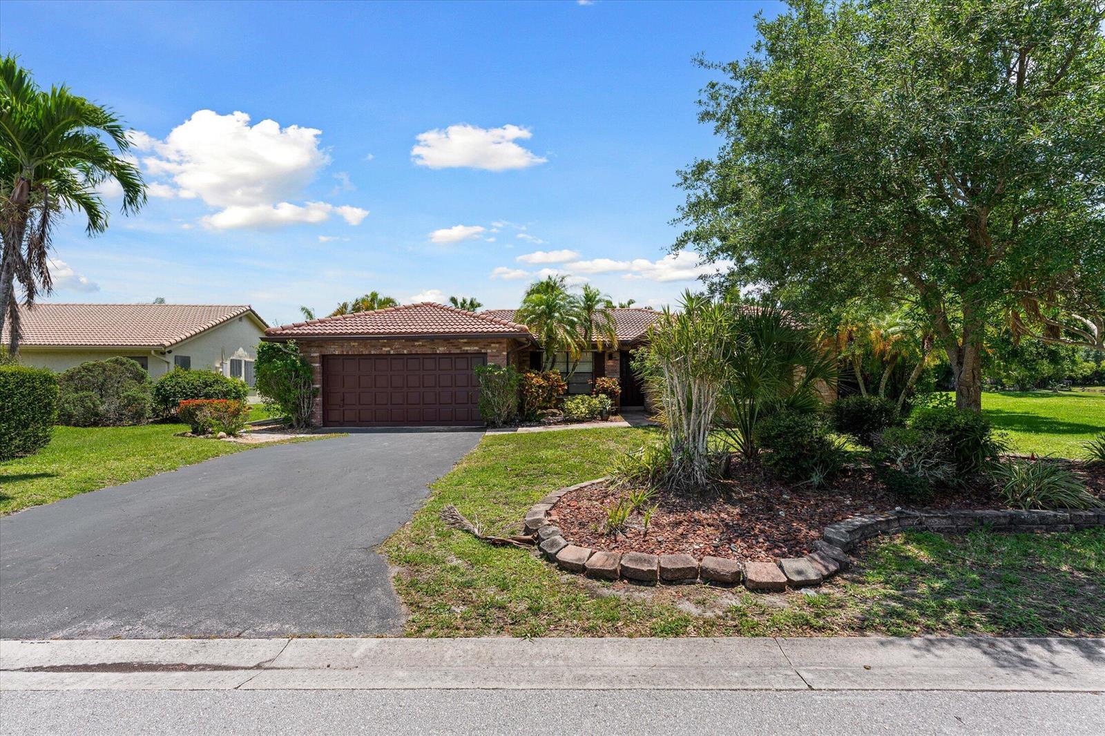 11580 NW 20th Drive NW, Coral Springs FL 33071 photo 2