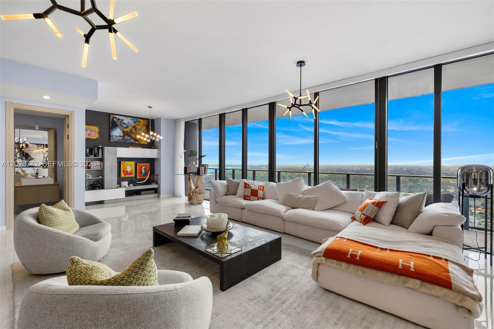1000 Brickell Plz, Miami FL 33131 photo 2