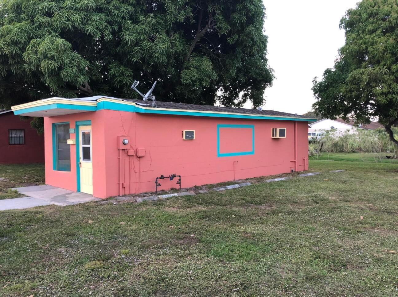 1806 Ave D, Fort Pierce FL 34950 photo 2