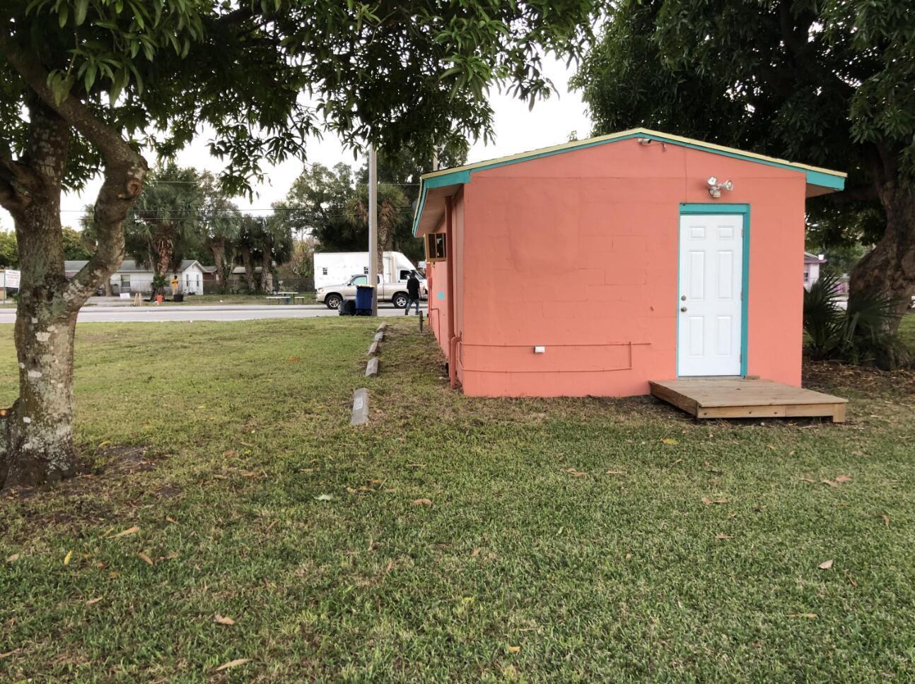 1806 Ave D, Fort Pierce FL 34950 photo 3