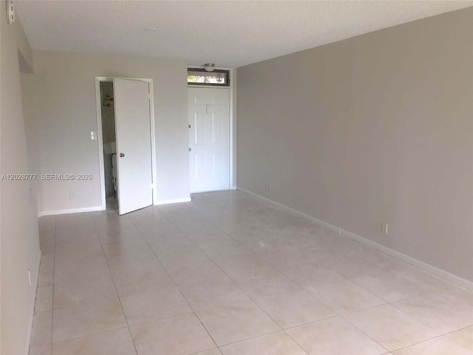 211 Lake Pointe Dr # 109, Oakland Park FL 33309