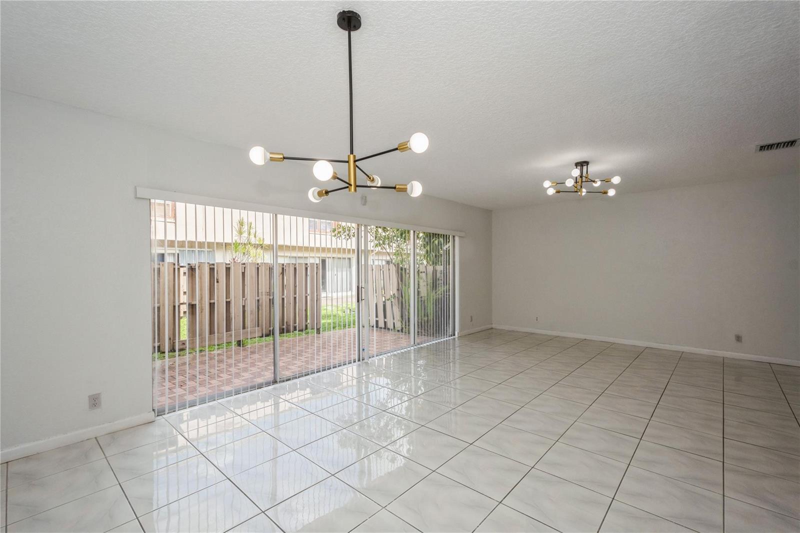 8208 NW 8th Place NW, Plantation FL 33324 photo 5