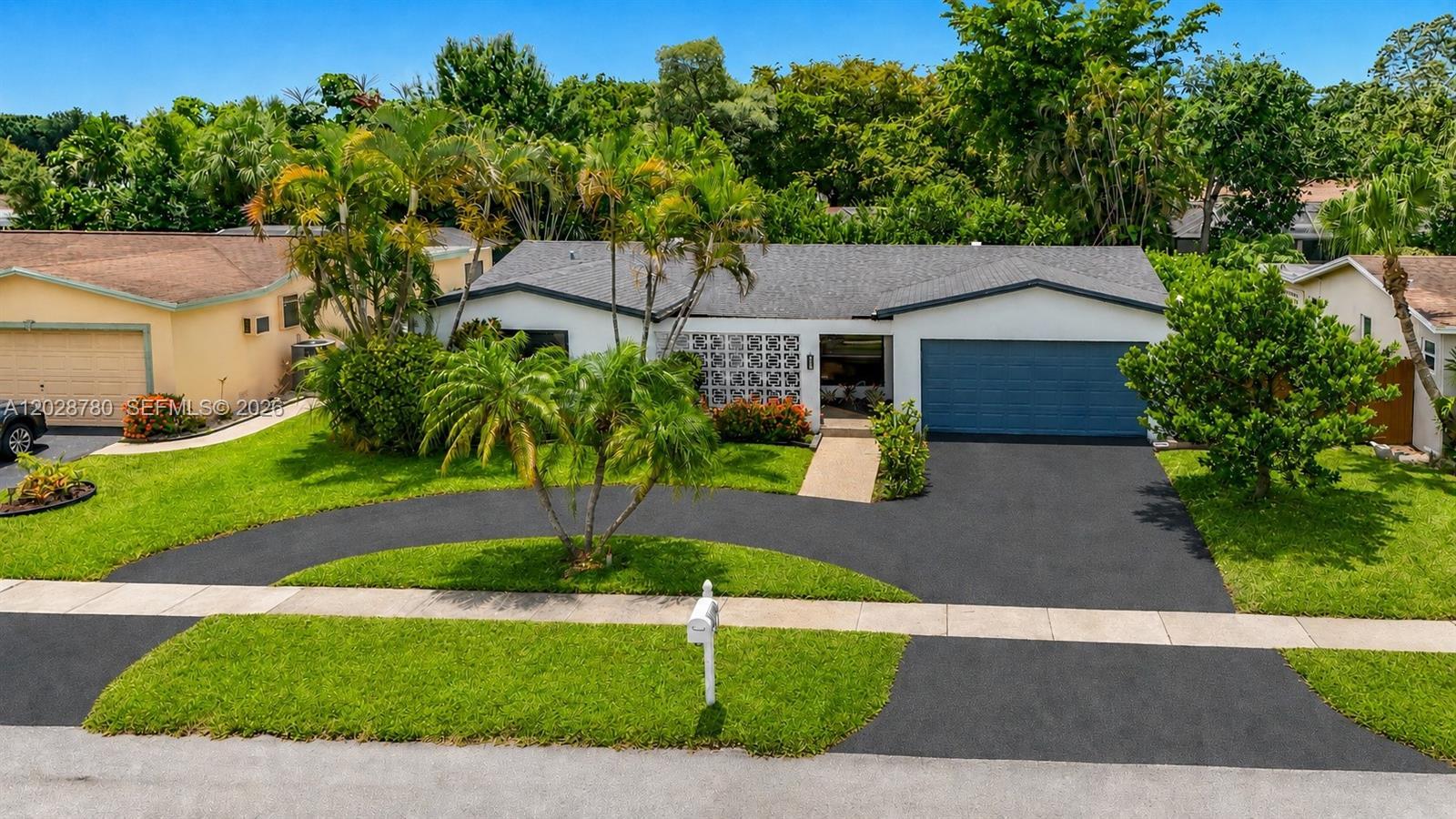 10460 NW 4th St, Plantation FL 33324 photo 2