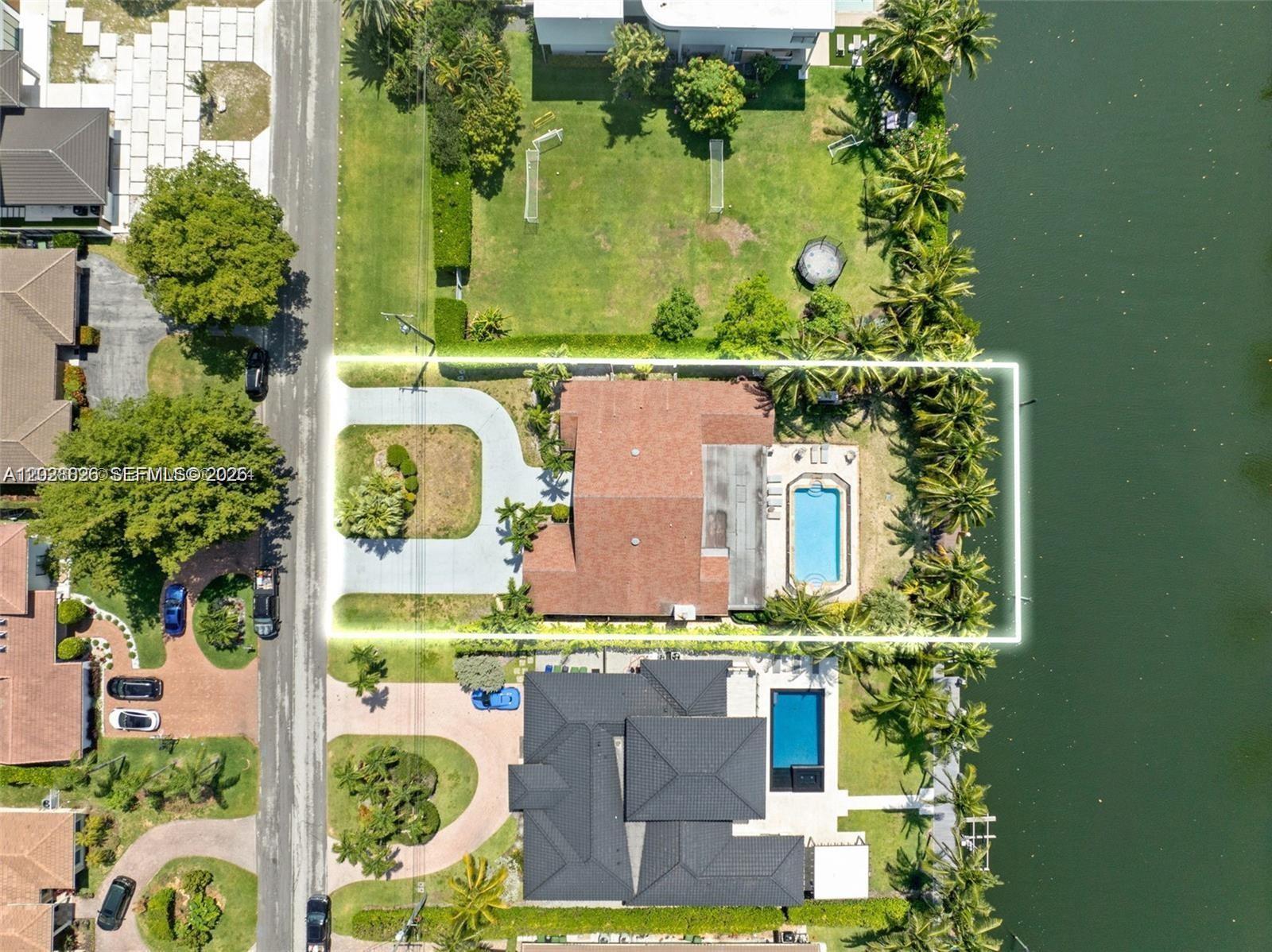 413 Holiday Dr, Hallandale Beach FL 33009 photo 2