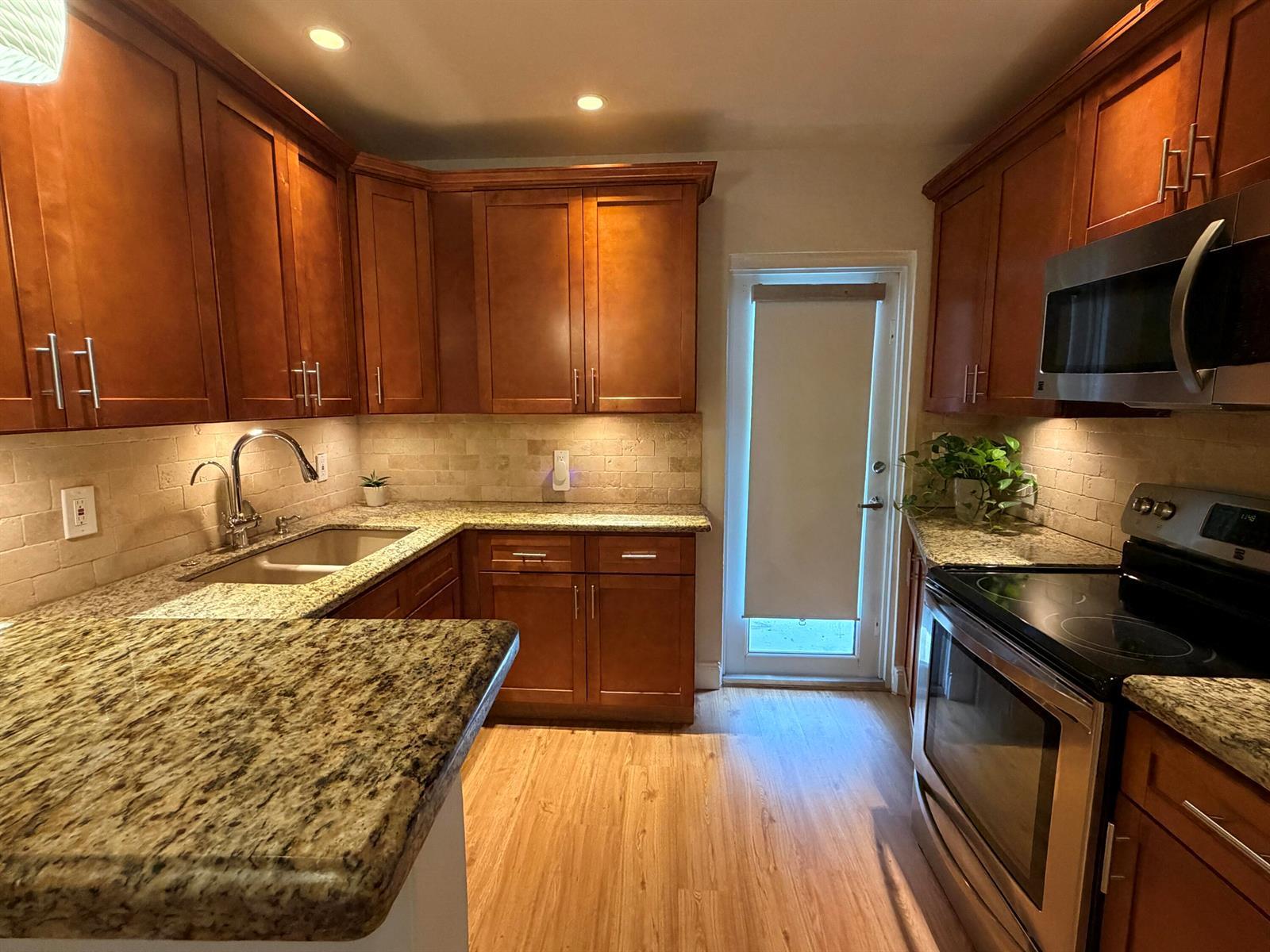 609 SW 6th Avenue, Fort Lauderdale FL 33315 photo 3
