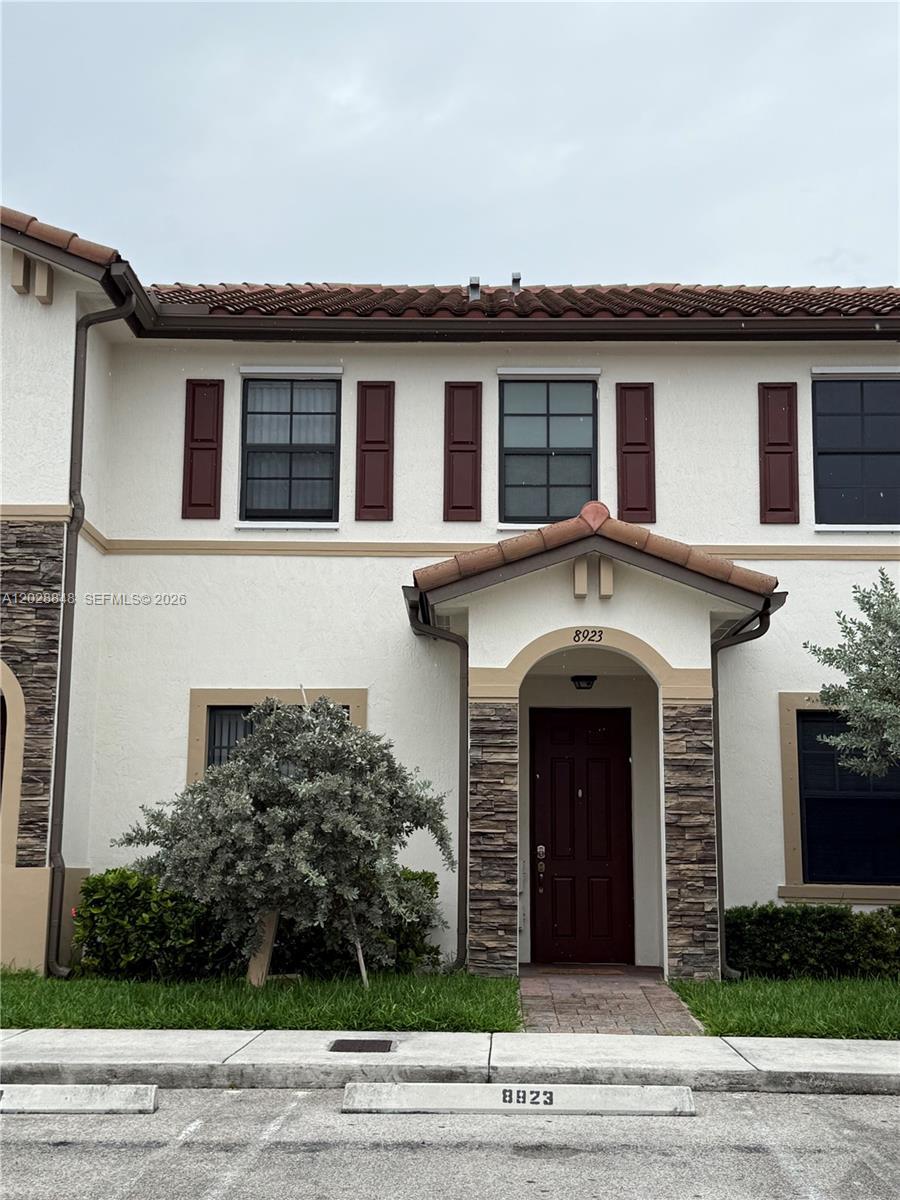 8923 W 35th Ave, Hialeah FL 33018 photo 2