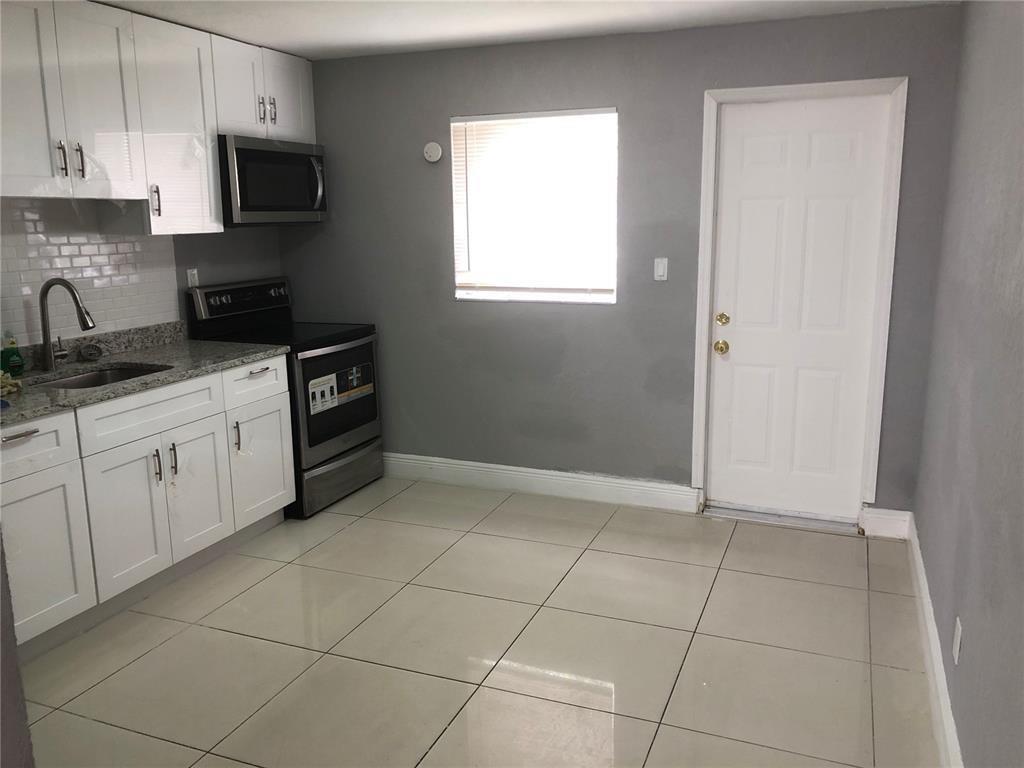 839 NW 14th Way # 1, Fort Lauderdale FL 33311 photo 2