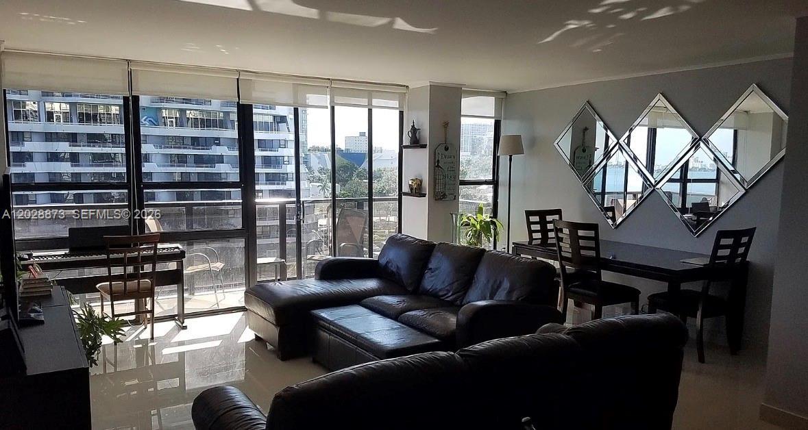 600 NE 36th St # 603, Miami FL 33137 photo 2
