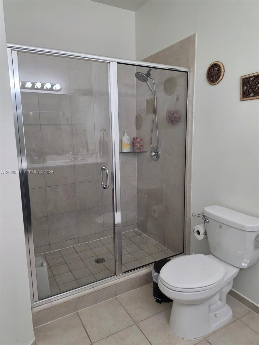 Hialeah, FL 33018 photo 2