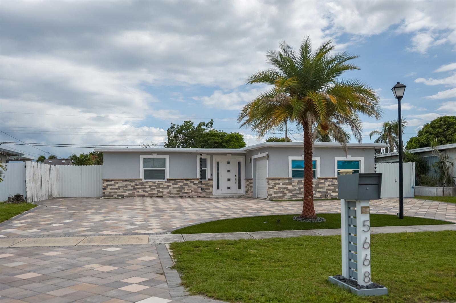 5668 Albert Road, West Palm Beach FL 33415 photo 2