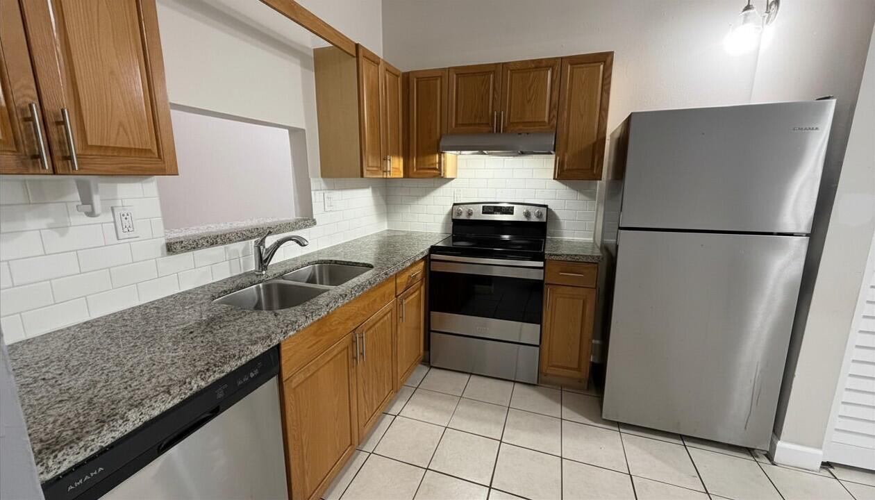 8576 NW 32nd Street, Coral Springs FL 33065 photo 2