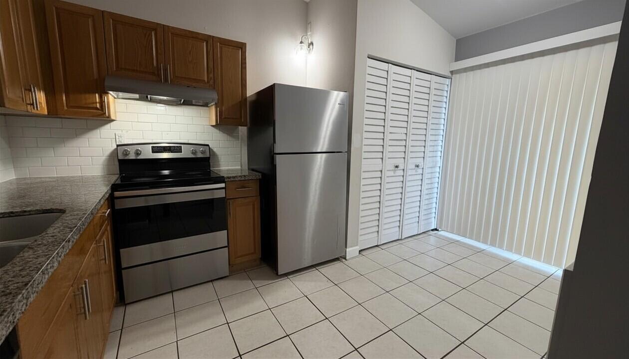 8576 NW 32nd Street, Coral Springs FL 33065 photo 3