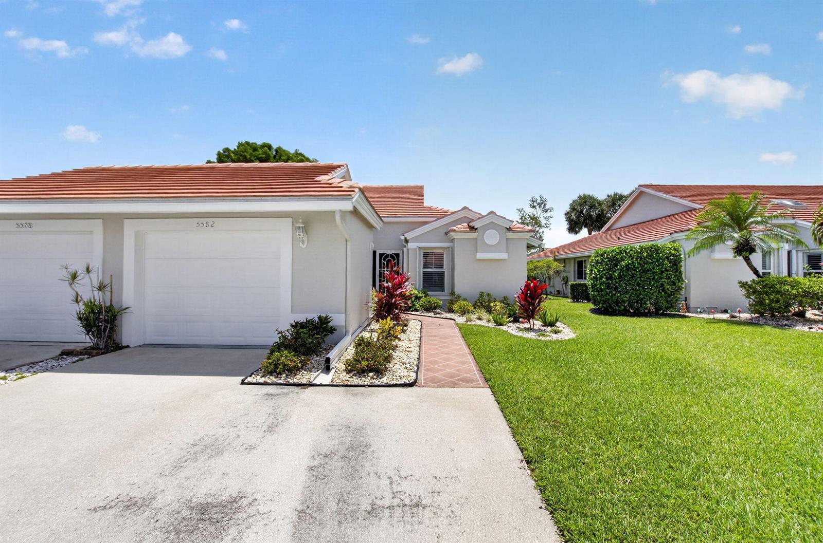 5582 Royal Lake Circle, Boynton Beach FL 33437 photo 2