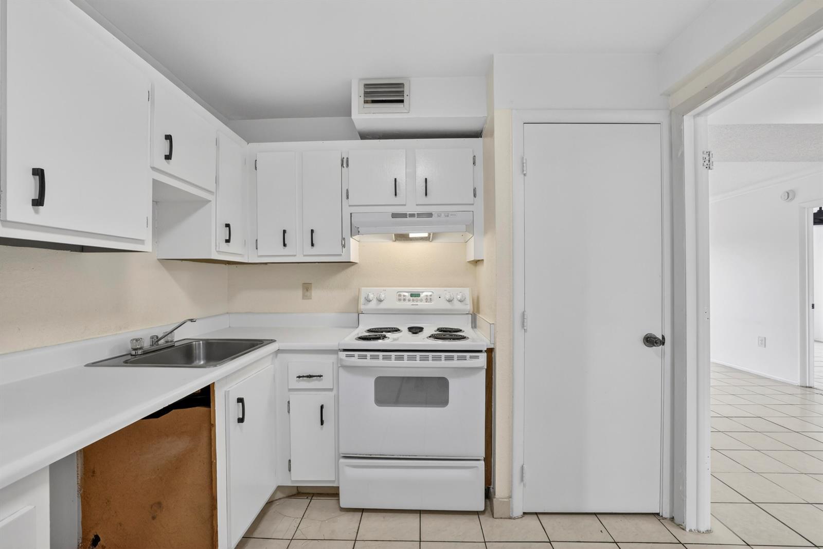 4174 Inverrary Drive # 513, Lauderhill FL 33319 photo 4
