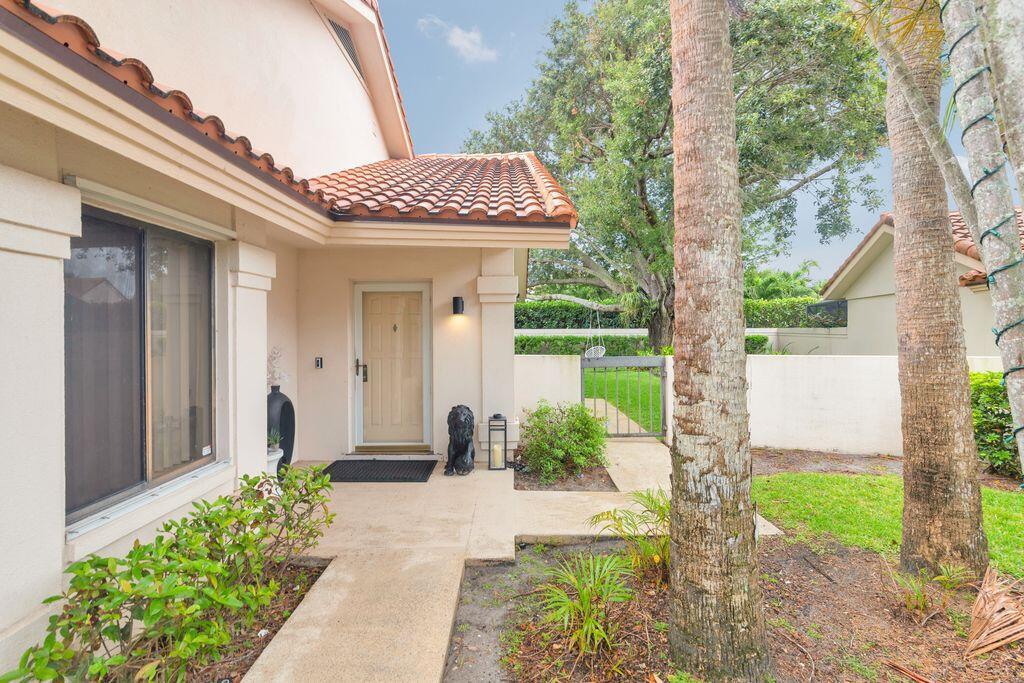 2614 Mohawk Circle, West Palm Beach FL 33409 photo 4