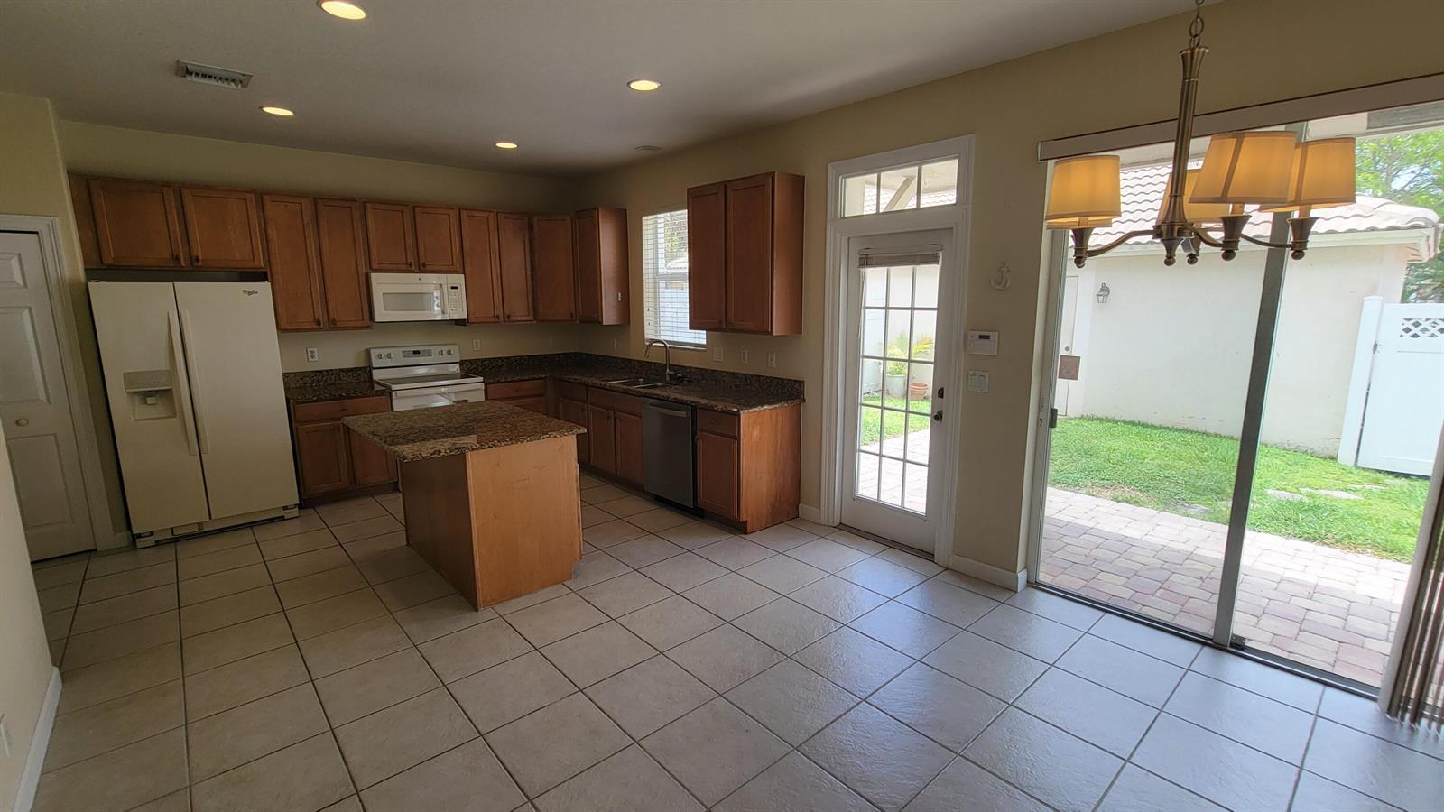 8033 Murano Circle, Palm Beach Gardens FL 33418 photo 3