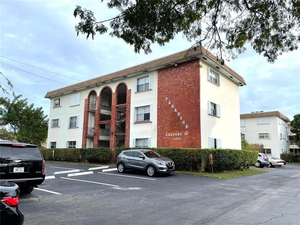 2200 Taylor Street # 104, Hollywood FL 33020 photo 2